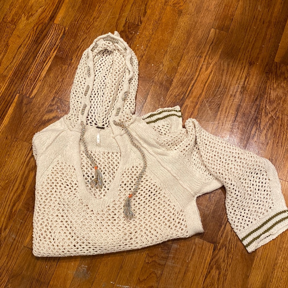 Long sleeve crochet hoodie pullover - springtime is right around the corner!